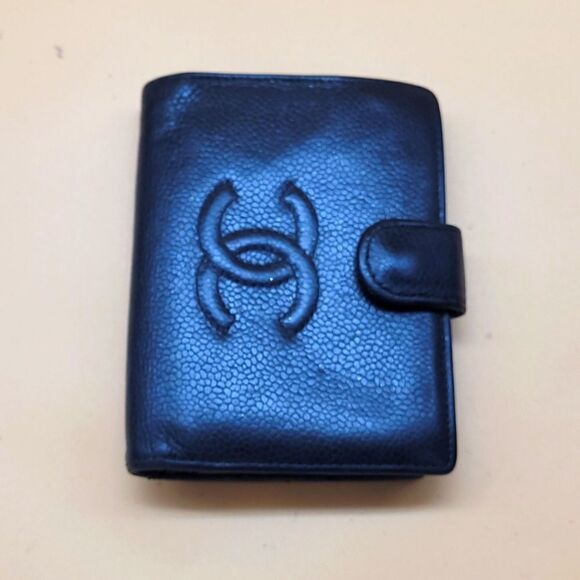 Authentic Chanel CC Logo Wallet - Picture 1 of 10